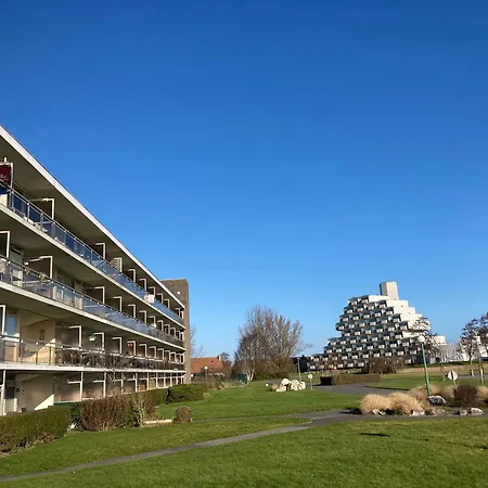 Lovely Acacia De Haan Exterior photo